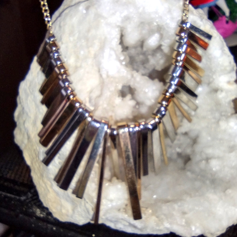 Multi tone bib necklace